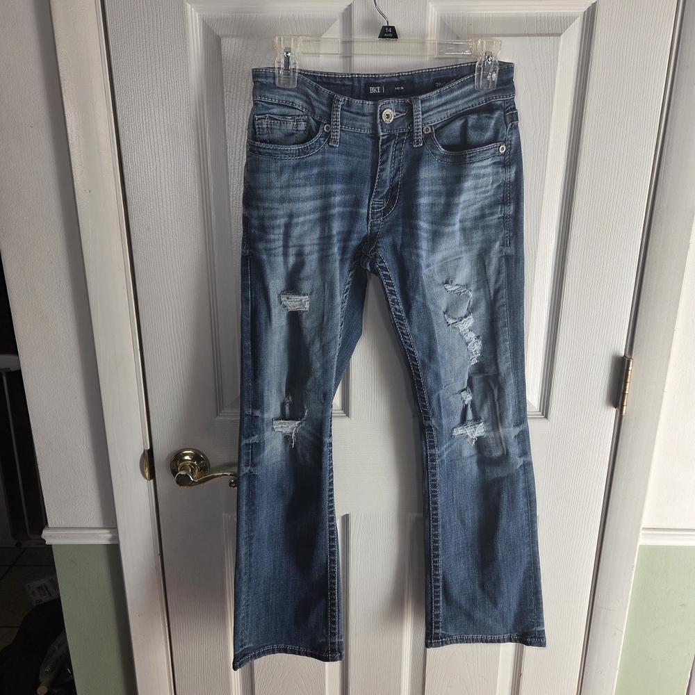 BKE Buckle Size 28x30 Mid Rise Medium Wash Flare Leg Jeans Distressed Blue Denim